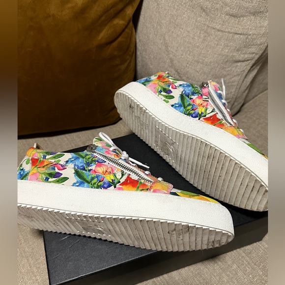 Authentic Giuseppe Zanotti Men’s Floral-Print Double-Zip Low-Top Sneakers - Picture 4 of 16